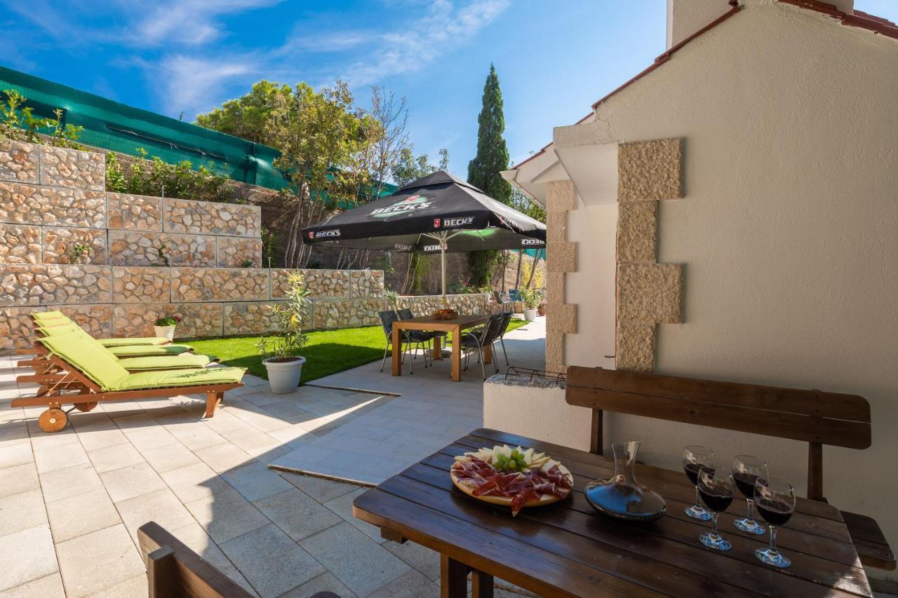 Villa Leoma With Heated Pool Marusici  Kültér fotó