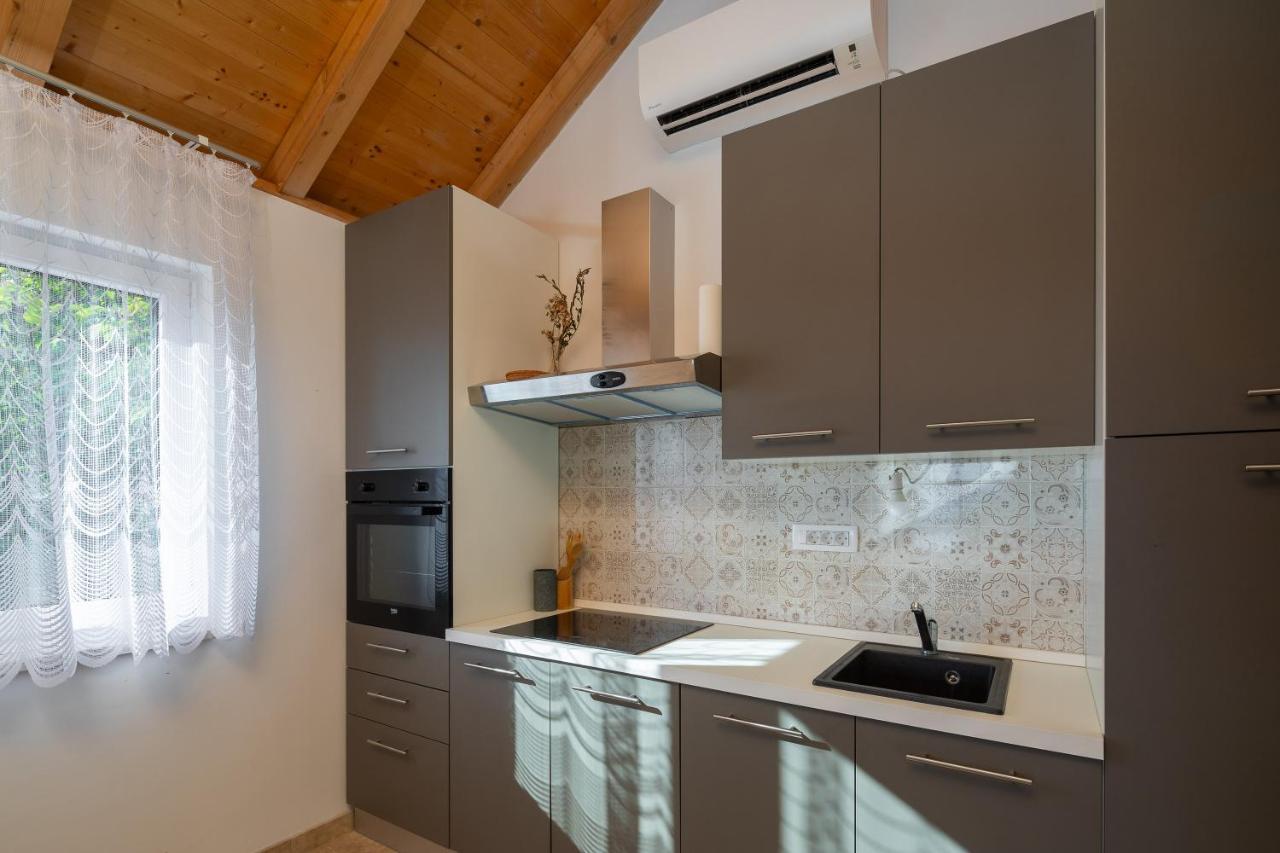 Villa Leoma With Heated Pool Marusici  Kültér fotó