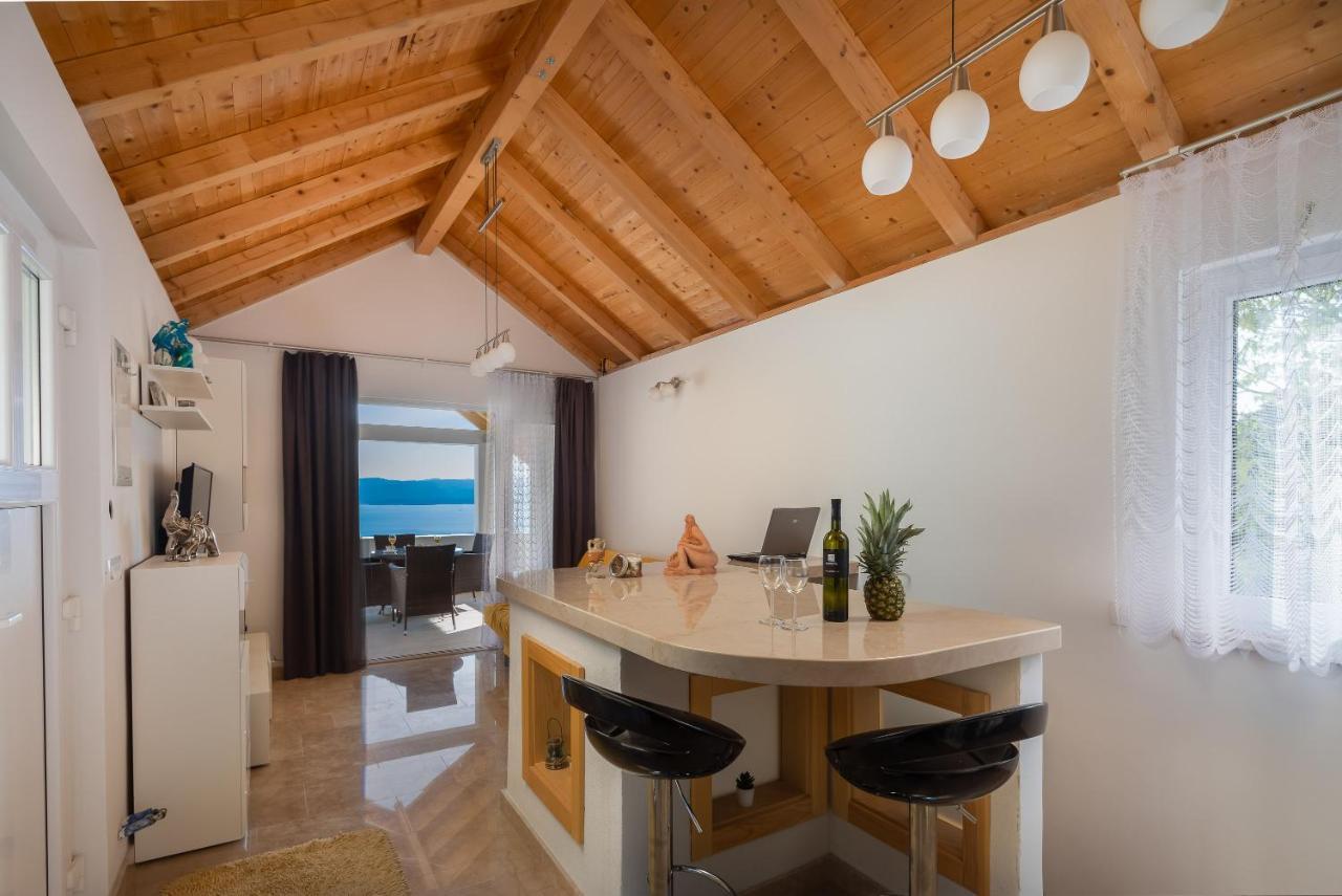 Villa Leoma With Heated Pool Marusici  Kültér fotó