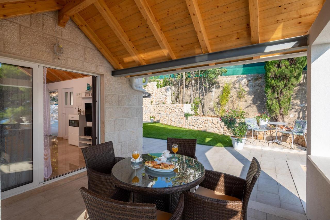 Villa Leoma With Heated Pool Marusici  Kültér fotó